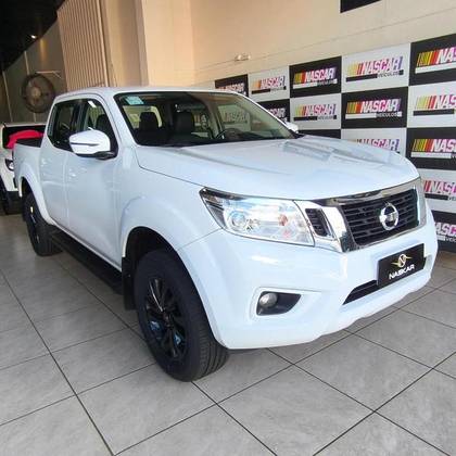 NISSAN FRONTIER 2.3 16V TURBO DIESEL XE CD 4X4 AUTOMÁTICO